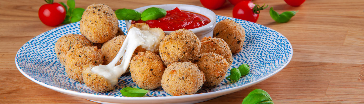 Krokety s paradajkovo-bazalkovým dipom